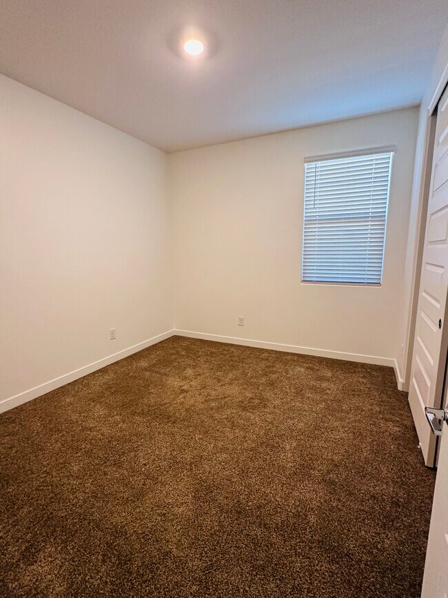 Building Photo - 91 E Virgo Pl