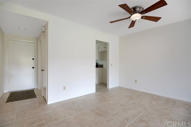 Building Photo - 31618 W Nine Dr