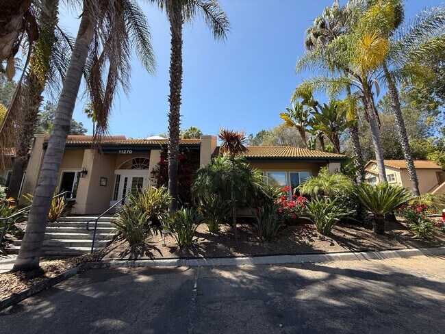 Building Photo - 2-bedroom, 2-bathroom Apartment located in...