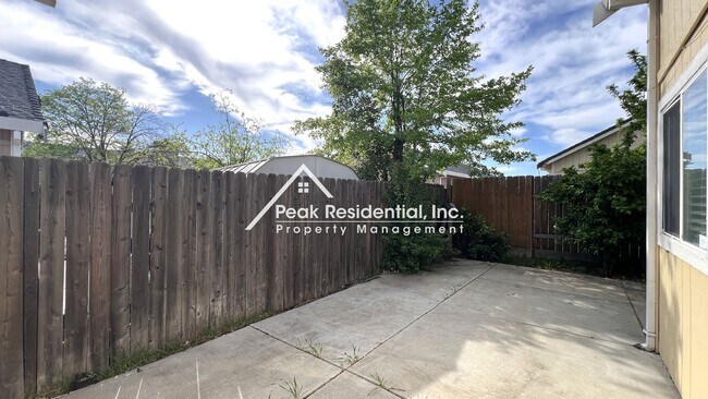 Building Photo - 8274 Golden Park Ct