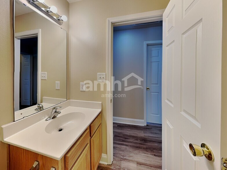 Building Photo - 9815 Waltham Ct