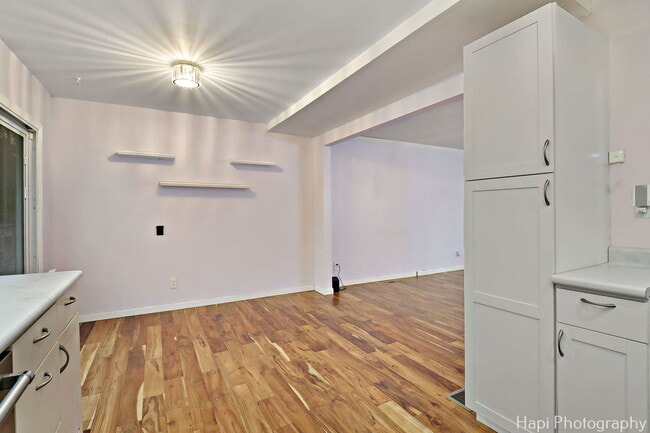 Building Photo - 4703 W Shore Dr