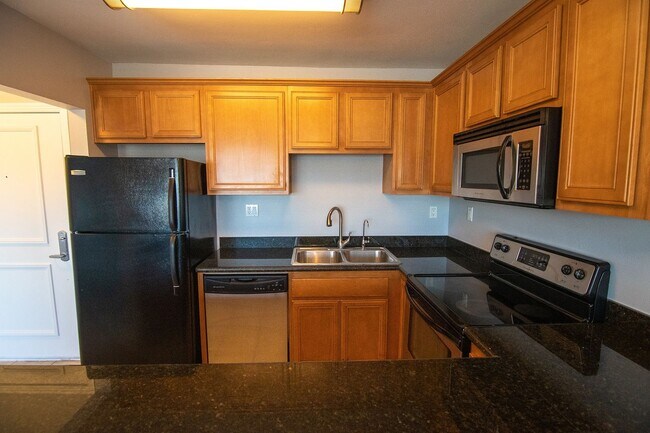 Building Photo - Clean & Spacious 1 Bedroom Apartment with ...