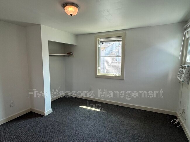Building Photo - 133 Elmwood Ave