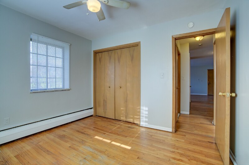 Building Photo - 4811 Cadieux Rd