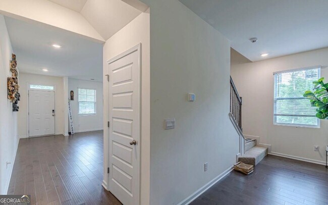 Building Photo - 367 Noblewood Dr
