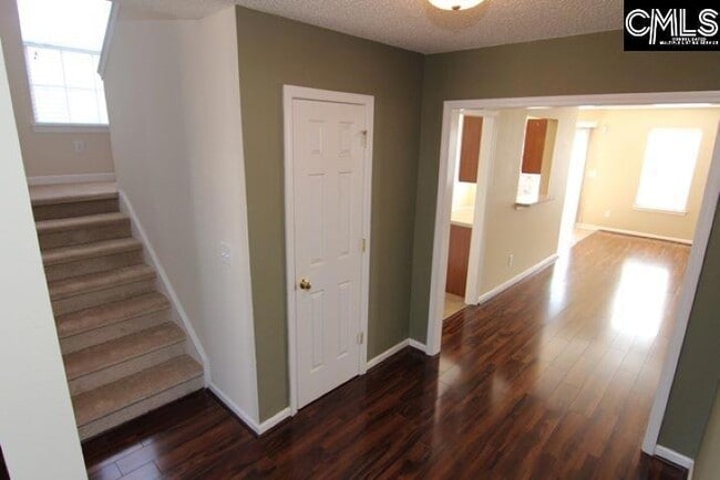 Building Photo - 5 Redbrush Ct