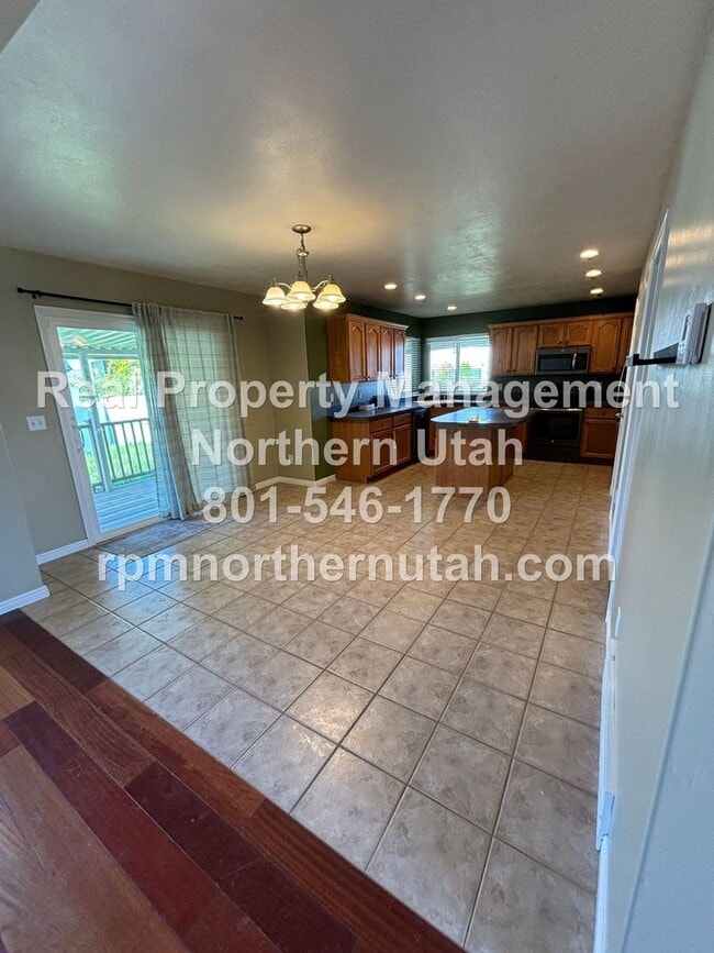 Building Photo - Stunning 4 Bedroom House in Layton Coming ...