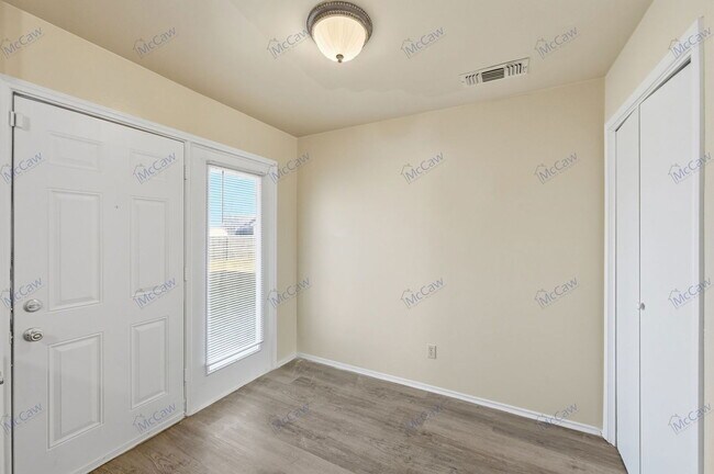 Building Photo - 911 Wellridge Dr