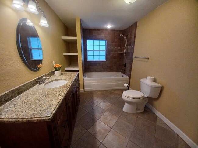 Building Photo - 3160 SE 30th Terrace