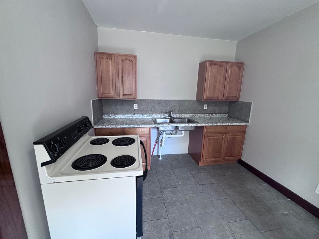 Building Photo - 32-34 Linnell Street, Unit #34