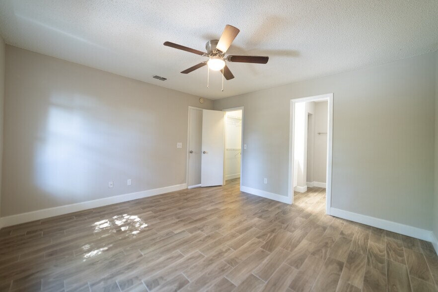 Master Bedroom - 970 Orchid St