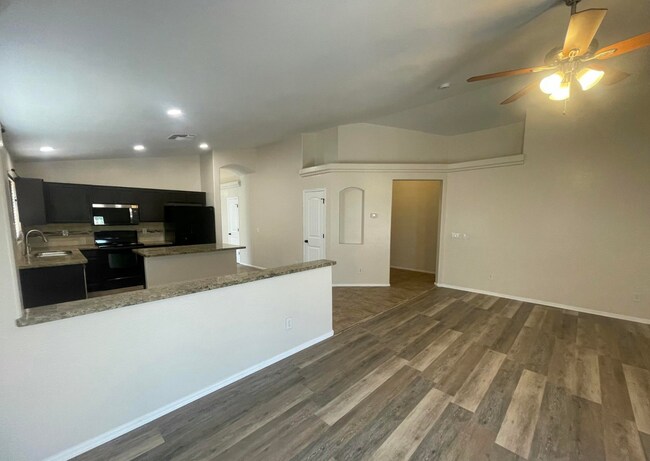 Building Photo - 24403 N Oasis Blvd