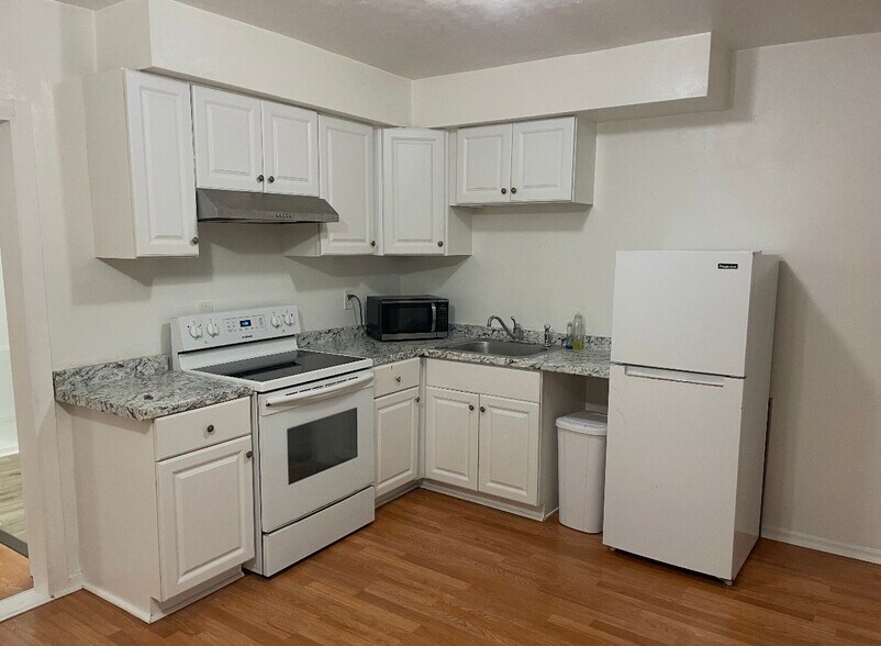 Building Photo - 421 N Peninsula Dr