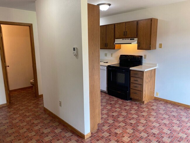 Building Photo - 4407-4409 Forest Valley Rd