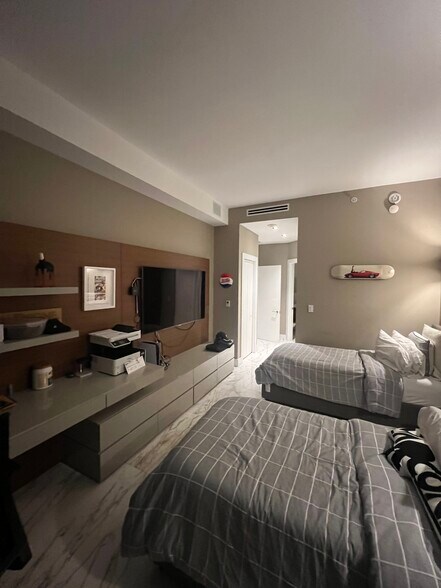 Building Photo - 21205 Yacht Club Dr