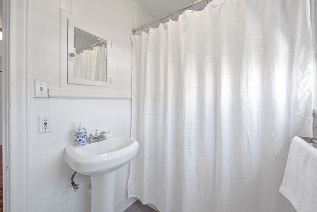 Building Photo - 1509 Enid St