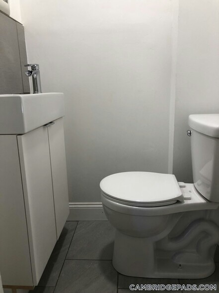 Building Photo - 56 Portsmouth St