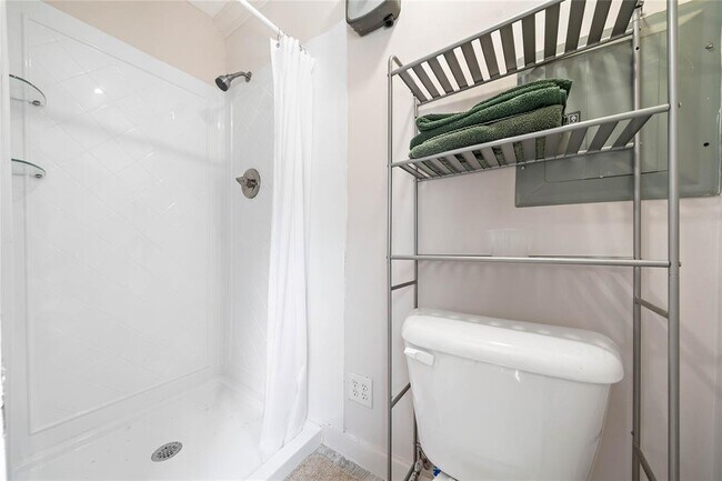 Building Photo - 4626 Verone St