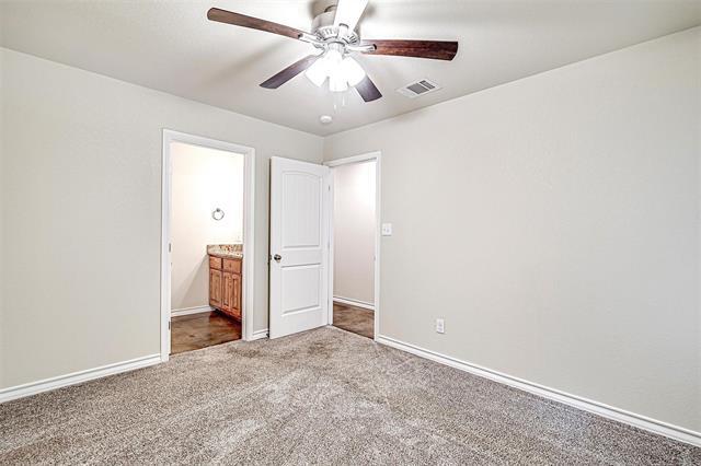 Building Photo - 200 Honey Bee Dr