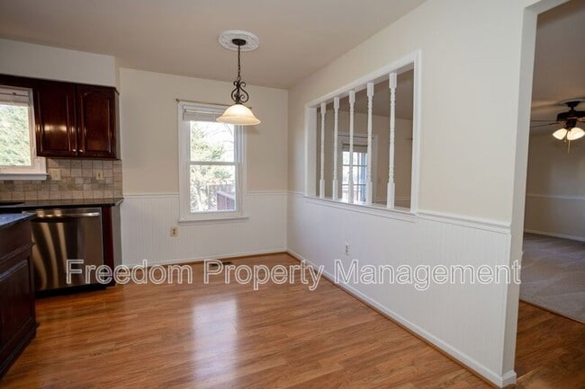 Building Photo - 8768 Tomislav St