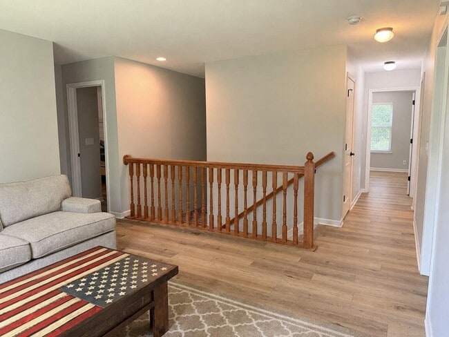 Building Photo - 512 Devencroft Ridge E