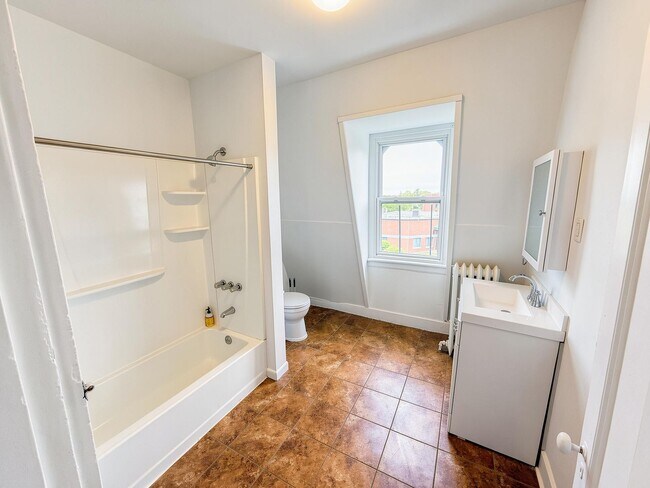 Building Photo - Live on Warren Street — Fresh, Bright, Downtown Apartment