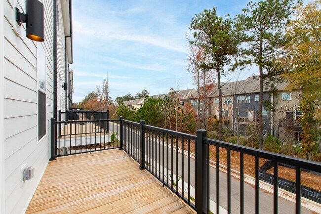 Building Photo - Stunning 4-Bedroom Home for Rent in Prime Cary Location!