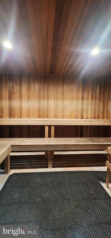 Building Photo - 1021 Arlington Blvd