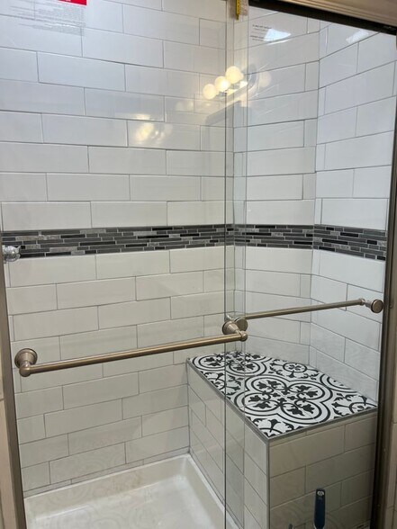 Building Photo - 41 Christie St