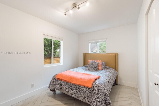 Building Photo - 44 NW 40th St