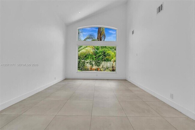 Building Photo - 3433 SW 52nd Ct