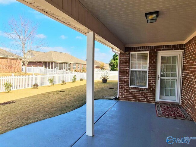 Building Photo - 5308 Frankford Dr SE
