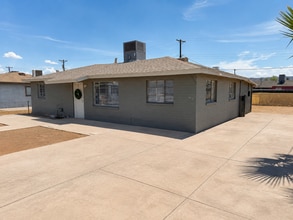 Building Photo - 2233 E Wood St