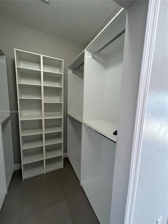 Building Photo - 16124 SW 55th Terrace