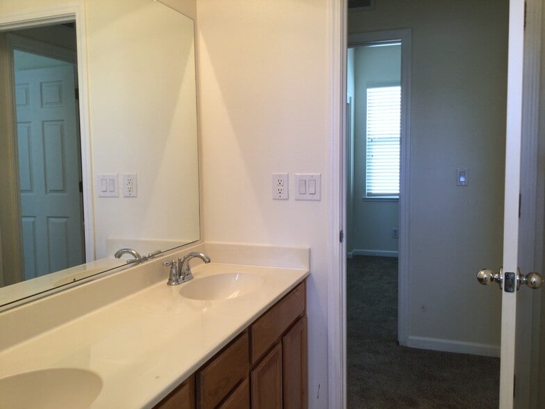 Building Photo - 7070 Sacred Cir