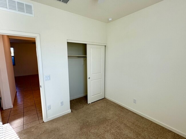 Building Photo - Well maintained single level San Tan Valley home located in Quail Run.