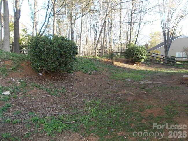 Building Photo - 6223 Hickory Cove Ln