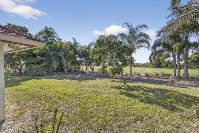 Building Photo - 1940 S Club Dr