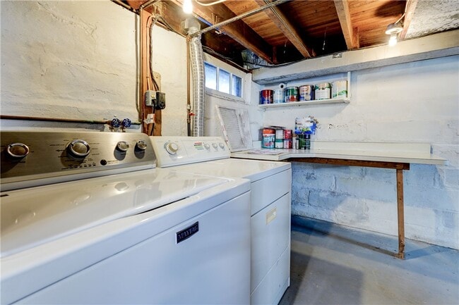 Building Photo - 304 Zuber Rd