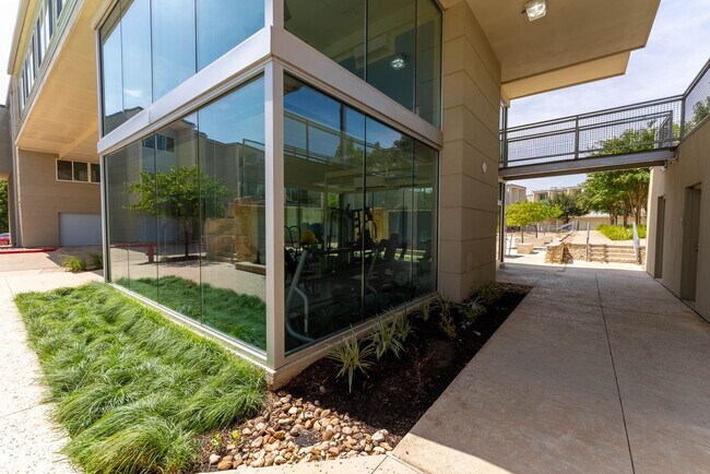 Building Photo - Discover the Ultimate in South Austin Living at Skybridge Lofts - Modern 2 Bedroom, 2.5 Bathroom ...