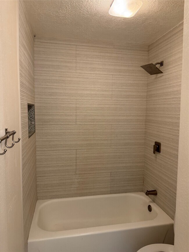 Building Photo - 13123 Chipman Glen Dr