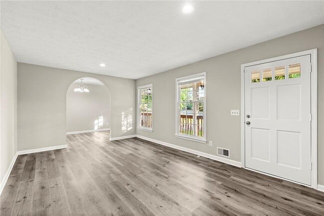 Building Photo - 410 Milton Ave