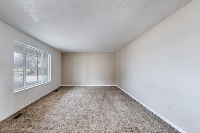 Building Photo - Large home with shop on over 1/2 acre.