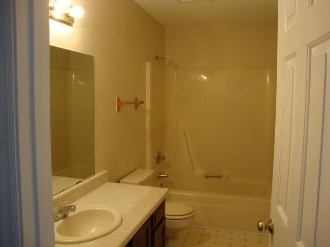 Building Photo - 2208 Patriot Dr