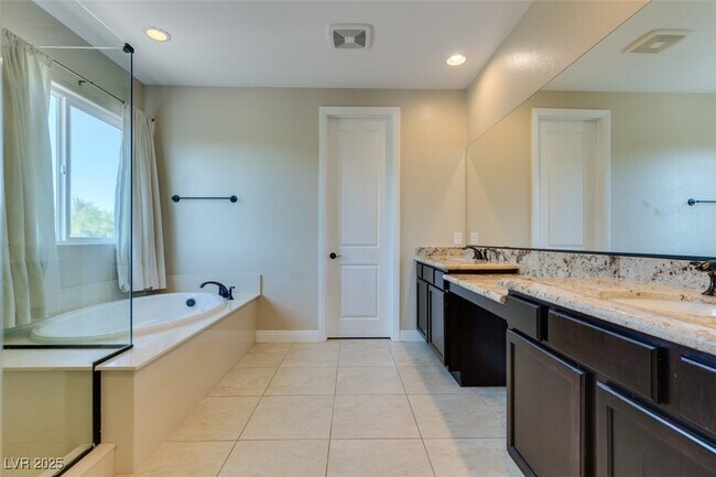 Building Photo - 1919 Foro Romano St