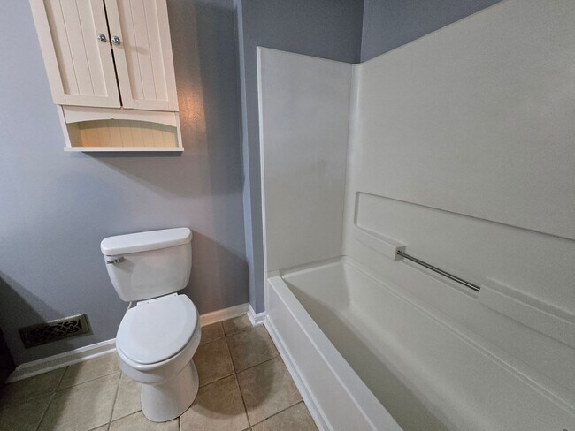 Building Photo - 6957 Bone Creek Dr