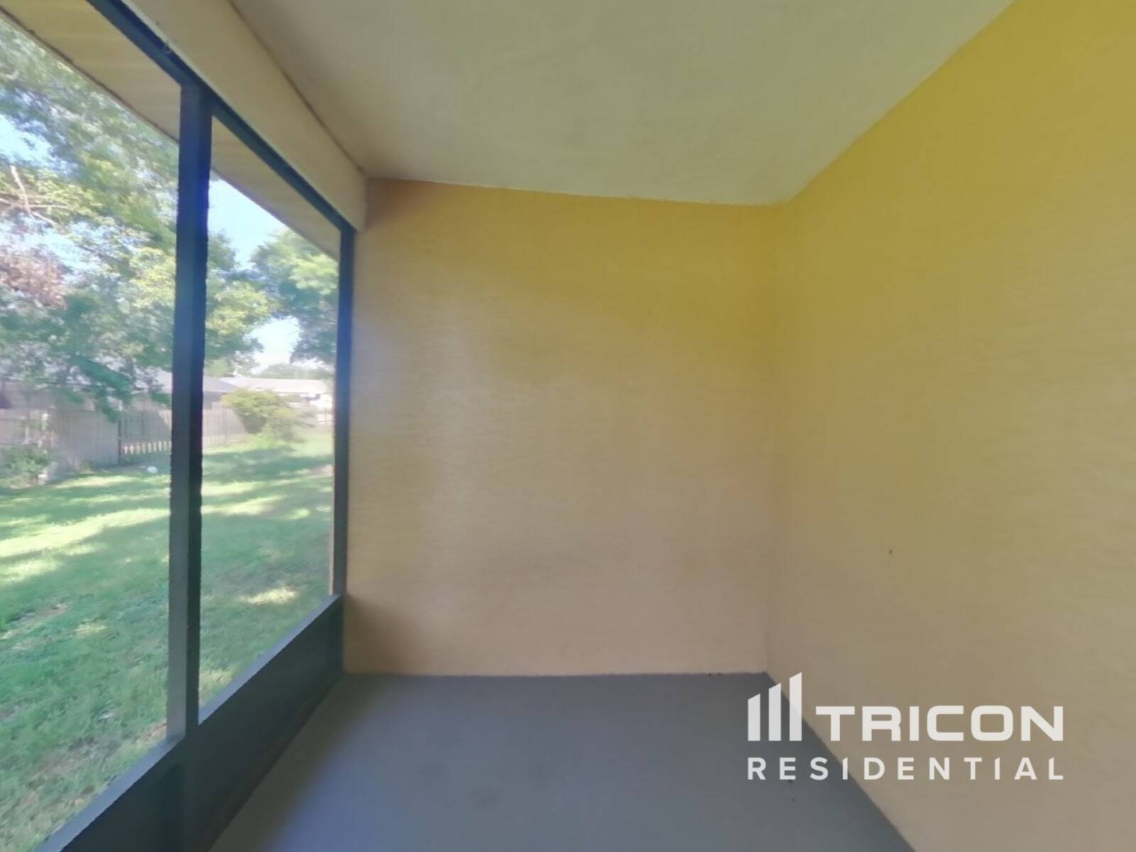 Building Photo - 38750 James Ct