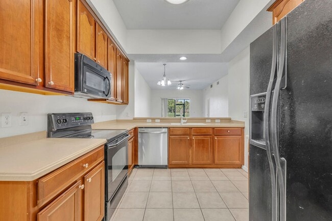 Building Photo - Golf Community Condo