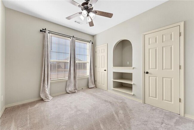 Building Photo - BEAUTIFUL HOME IN GREAT LOCATION!